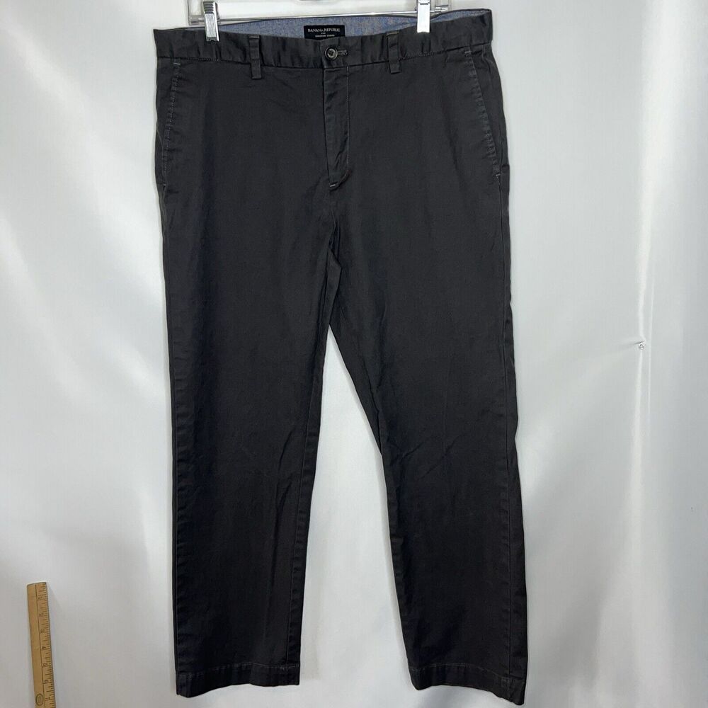 Banana Republic Men's Emerson Chino Pants Grey Color Size 35x30 (35x29)
